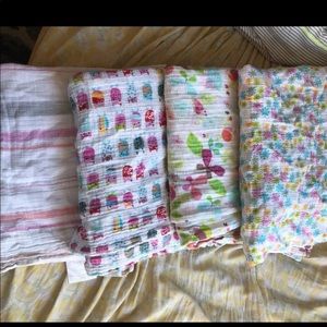 4 pack Aden & Anais swaddle blankets cotton